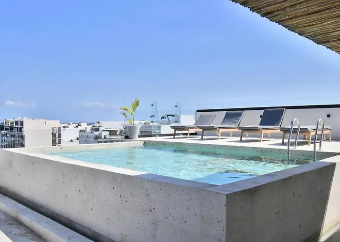 Kumaru By The Spot Apartment *