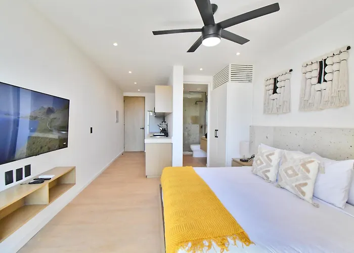 Kumaru By The Spot Apartment